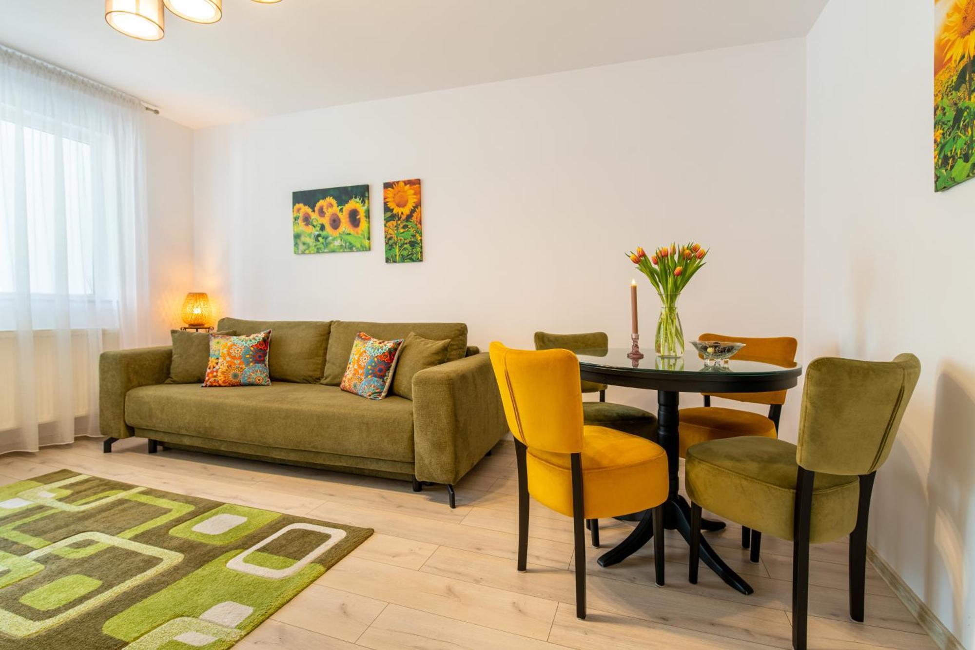 Springhome - Cozy Apartment With Balcony & Parking Braşov Exteriör bild