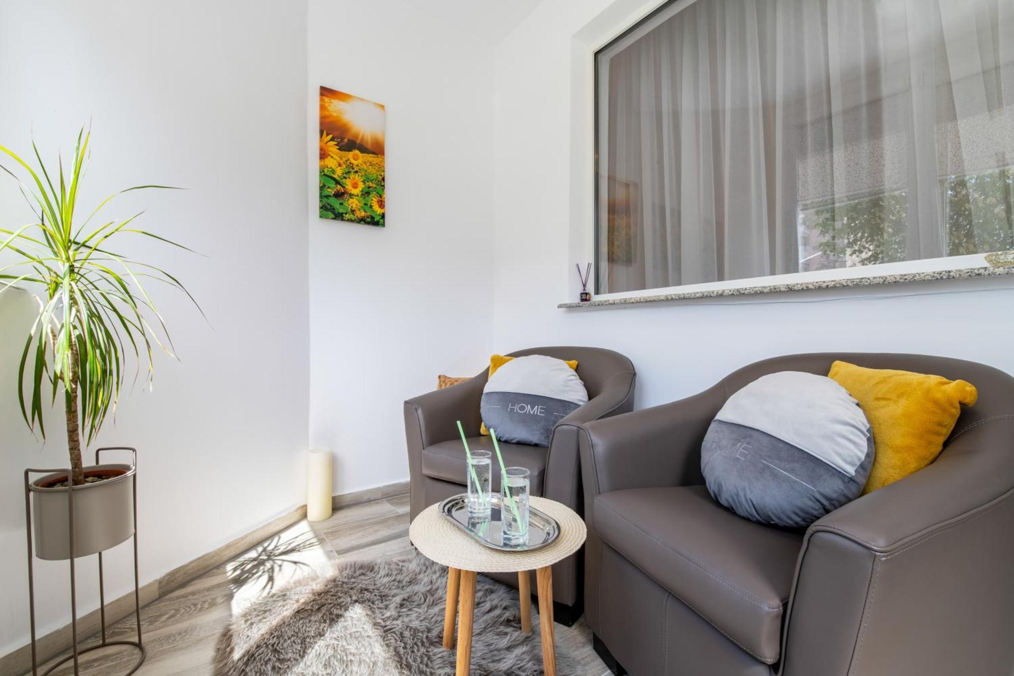 Springhome - Cozy Apartment With Balcony & Parking Braşov Exteriör bild