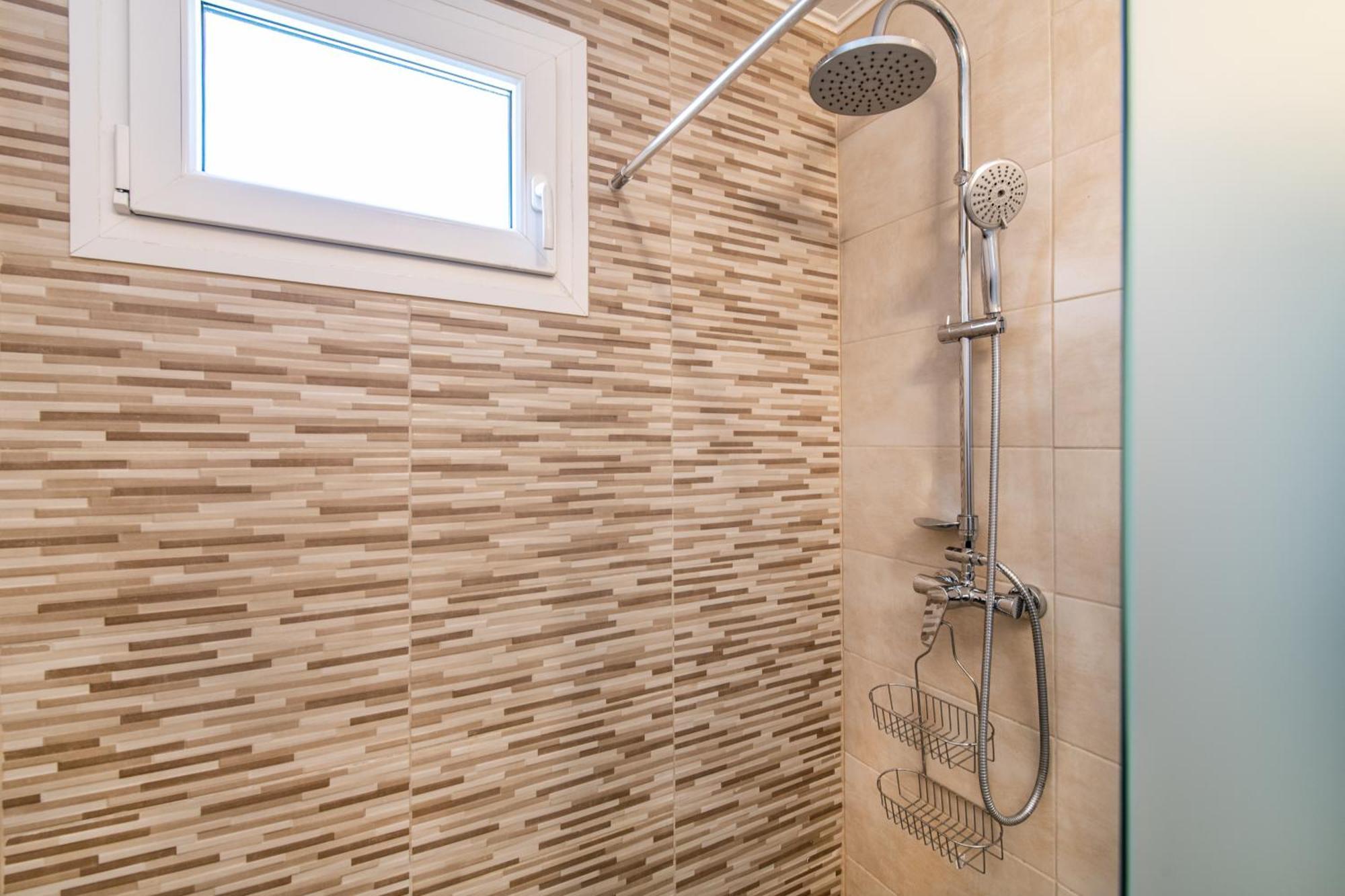 Springhome - Cozy Apartment With Balcony & Parking Braşov Exteriör bild