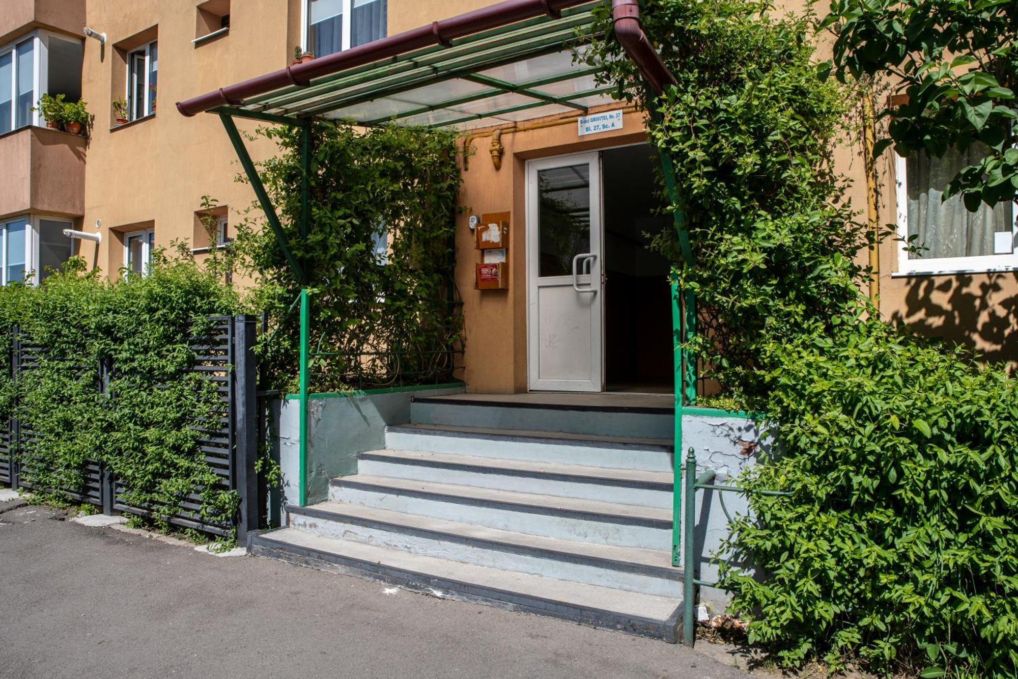 Springhome - Cozy Apartment With Balcony & Parking Braşov Exteriör bild